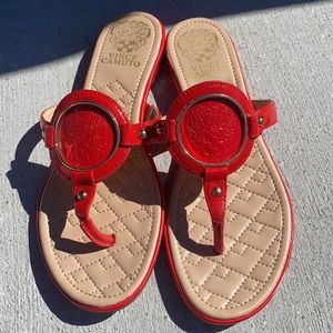 💕Vince Camuto red flip flops
